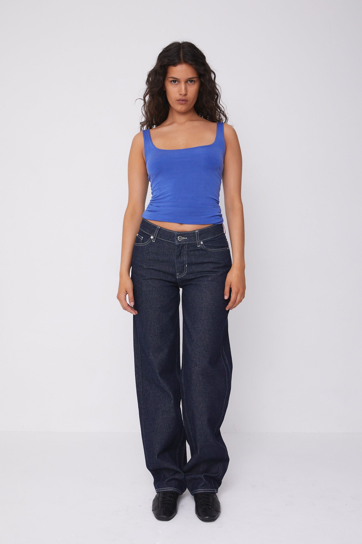Kylie Vest, Lapis