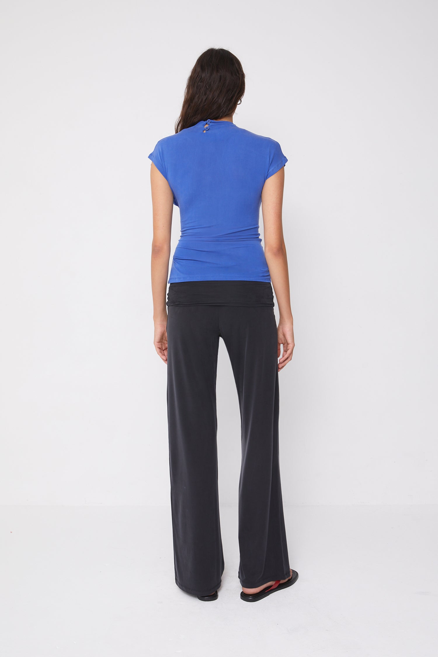 Kylie Button Top, Lapis