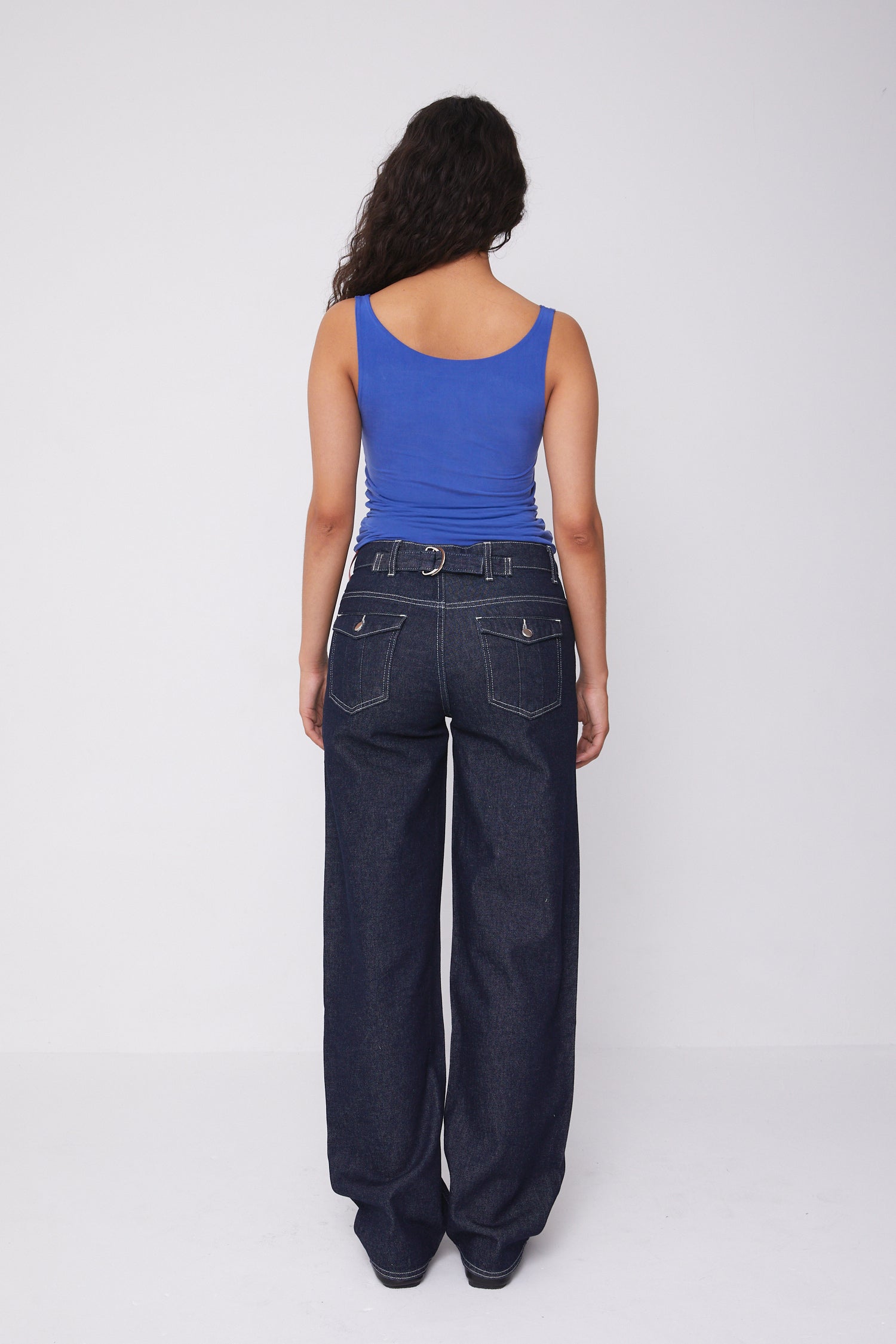 Kylie Vest, Lapis