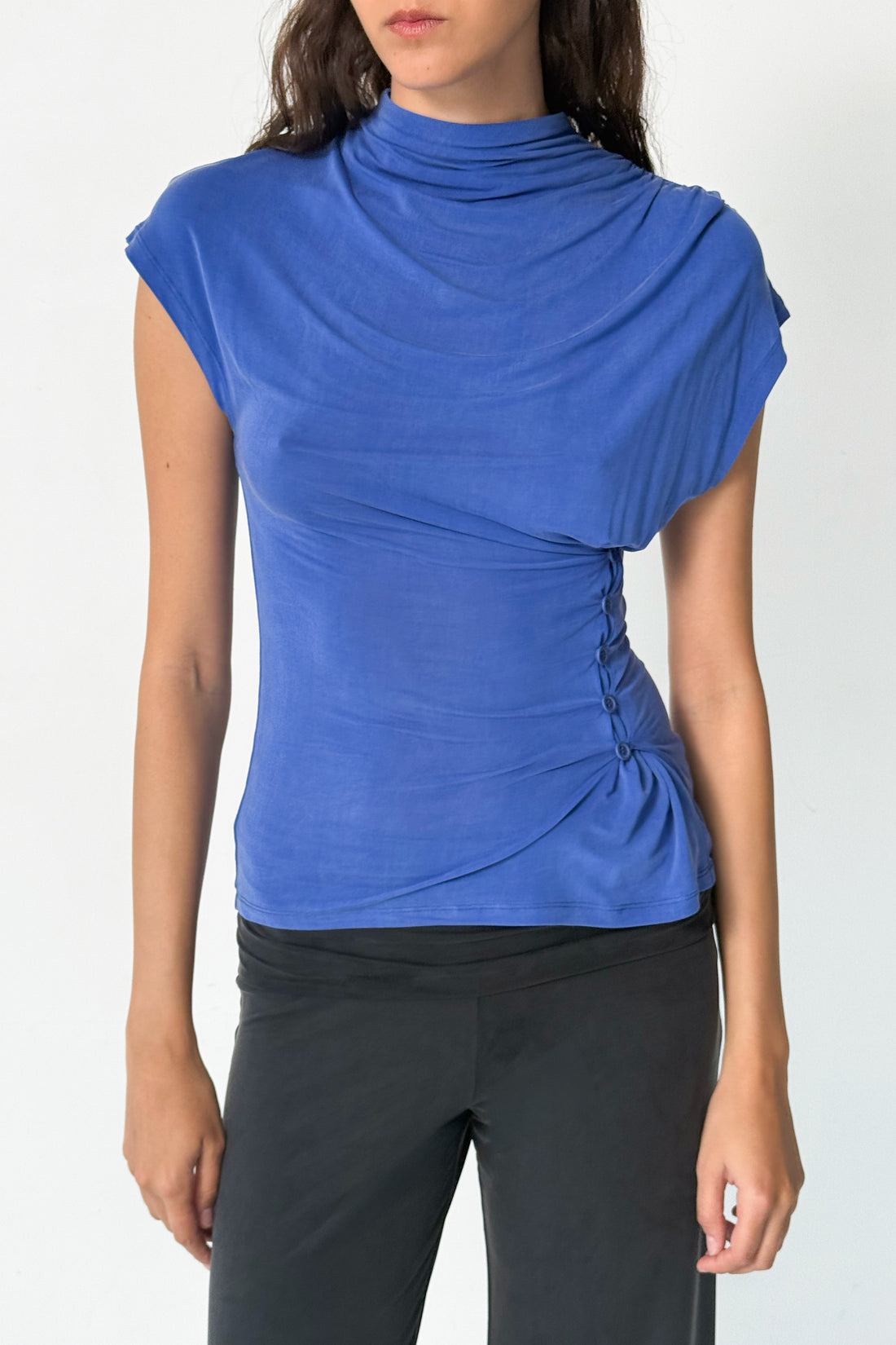 Kylie Button Top, Lapis