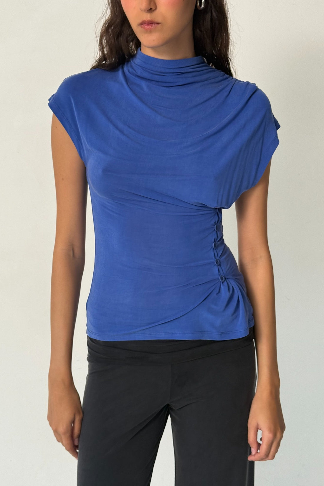 Kylie Button Top, Lapis