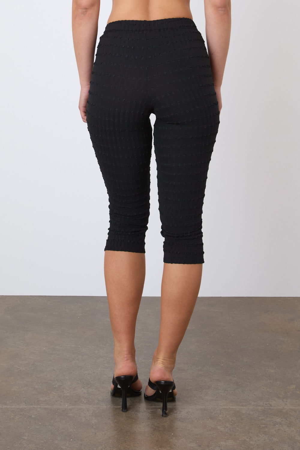 The Cindy Capris, Black