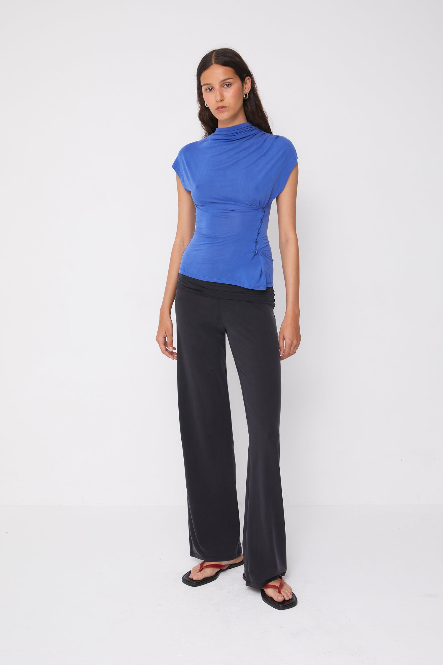 Kylie Button Top, Lapis
