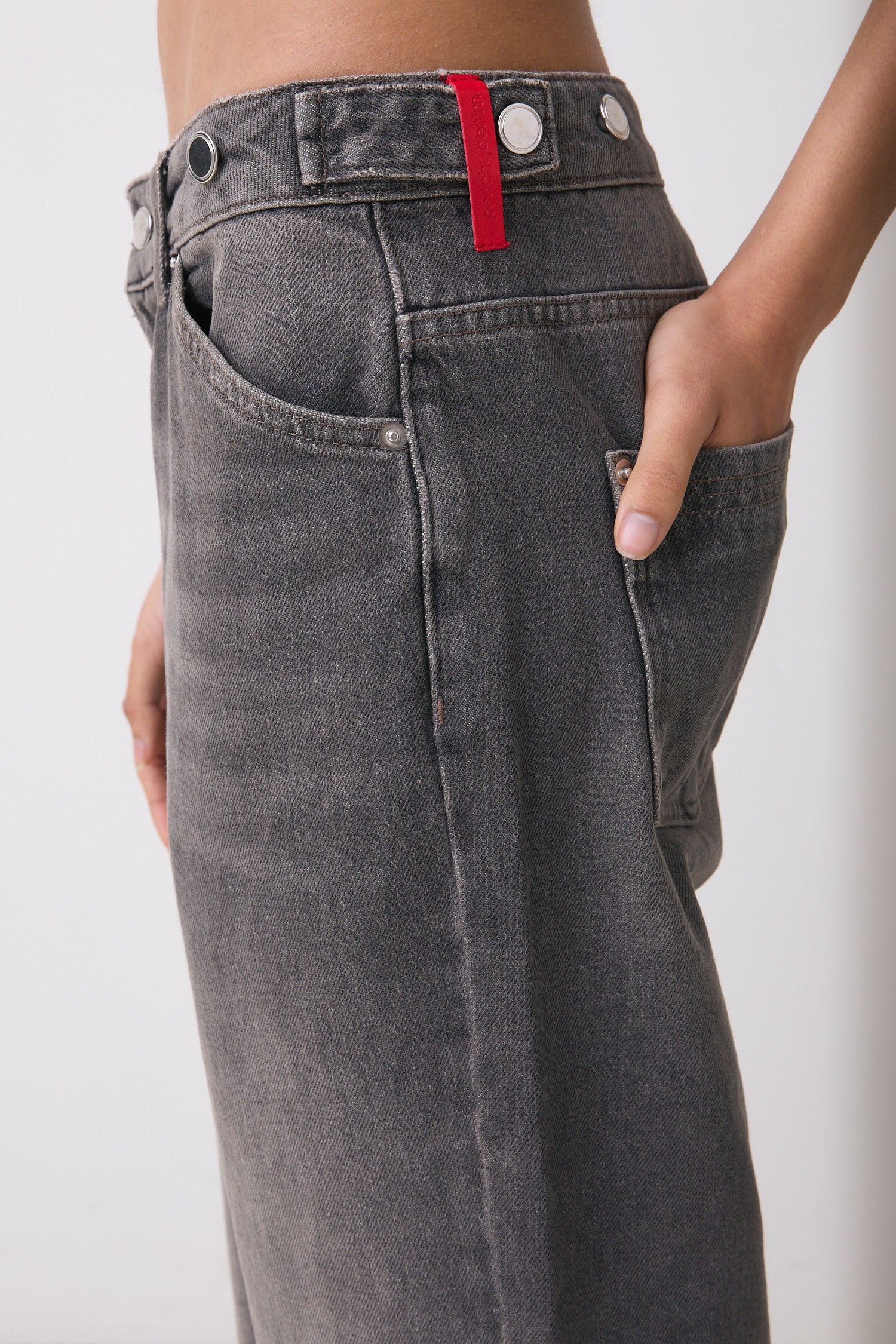 The Goldie Relaxed Leg Jeans, Grey Wash